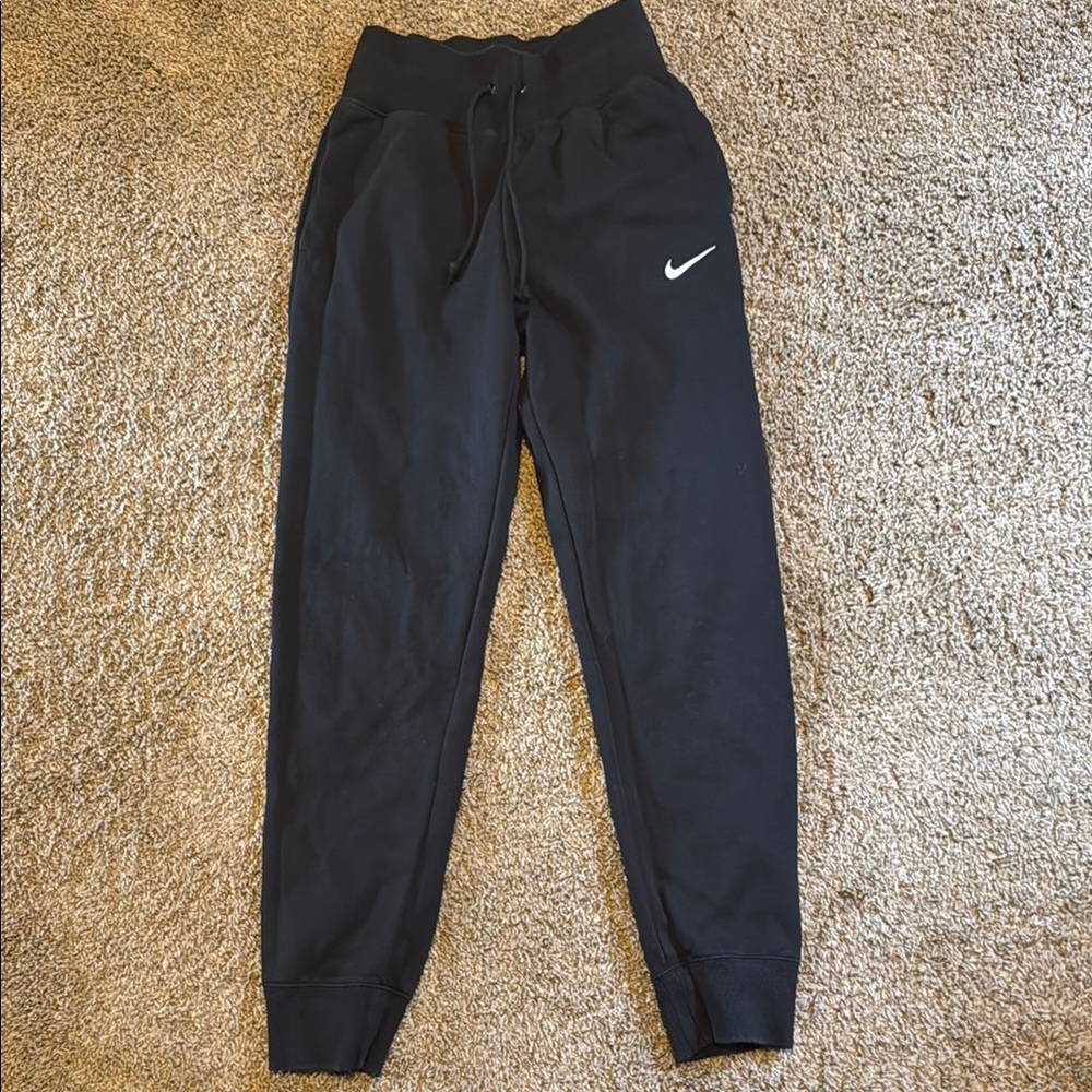 Nike Women’s XS Black Jogger Pants